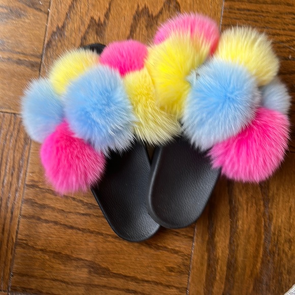 Fur slides shoes size 39 /8 Barbie pink yellow blue - Picture 7 of 13